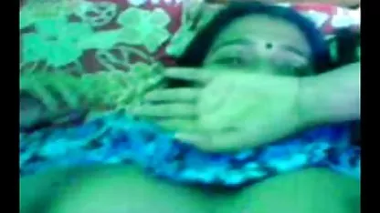 Menakjubkan toket kecil video milf jepang gadis di hot tub scene 2